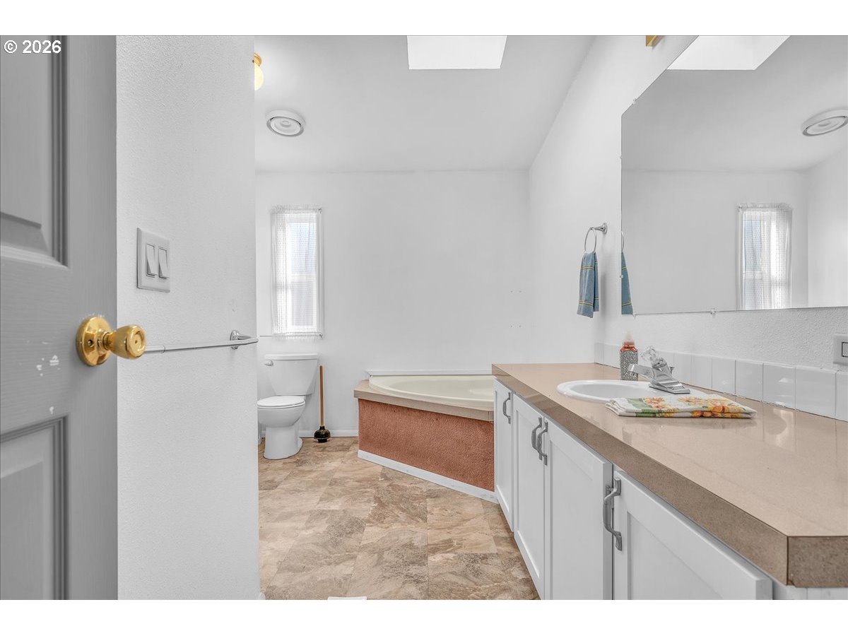 1949 Southeast Palmquist Road, Unit 121 Gresham, OR 97080 - Photo 19 of 31
