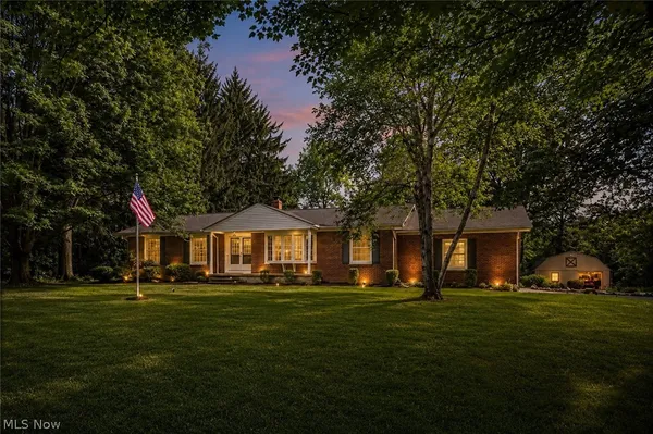 $324,900 | 17590 Vermont Street, Grafton, OH 44044