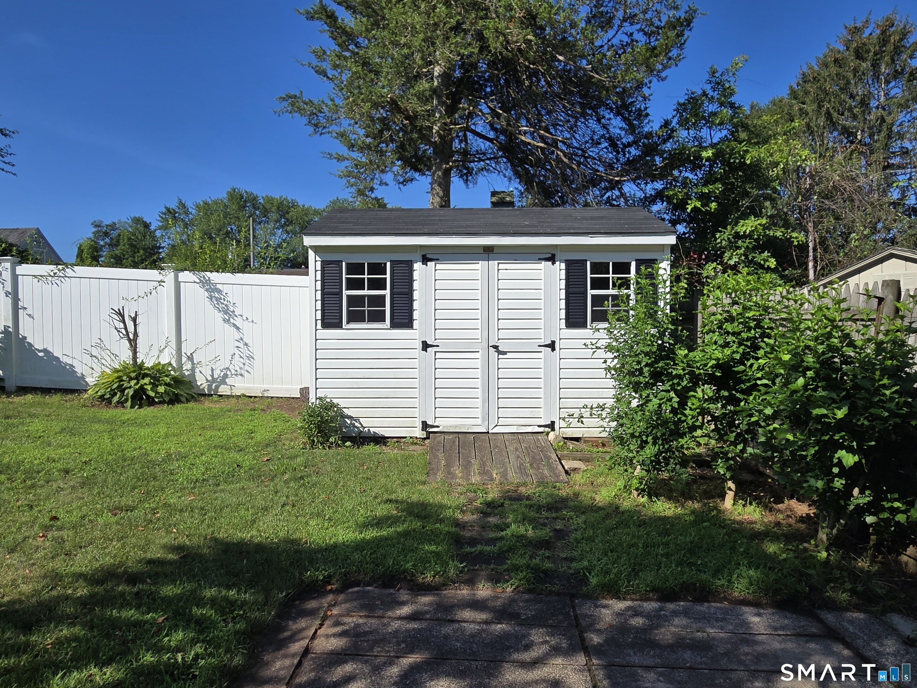 26 Russell Road Meriden, CT 06450 - Photo 26 of 36