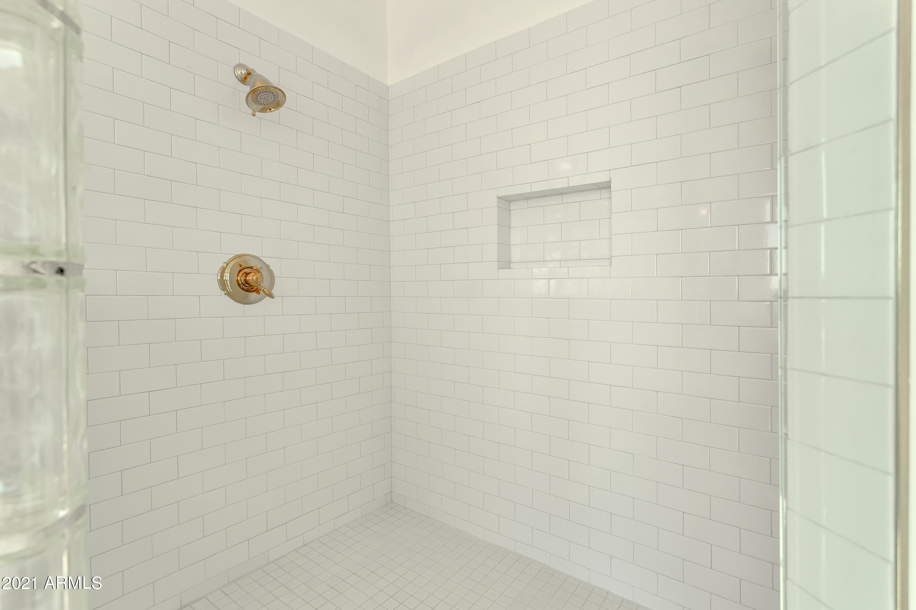 6530 North 29th Street Phoenix, AZ 85016 - Photo 32 of 60 Master Shower