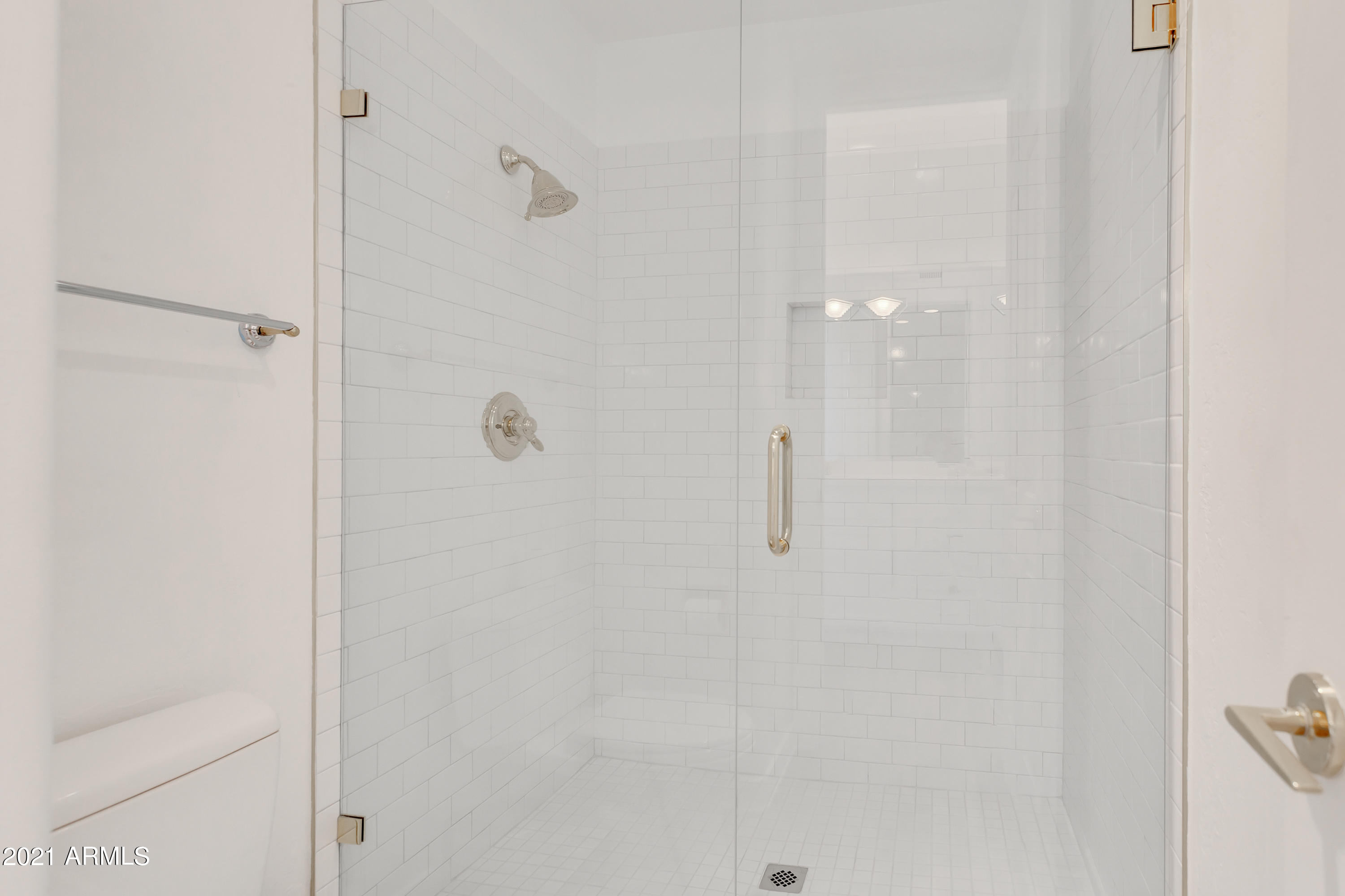 6530 North 29th Street Phoenix, AZ 85016 - Photo 33 of 60 Master Shower