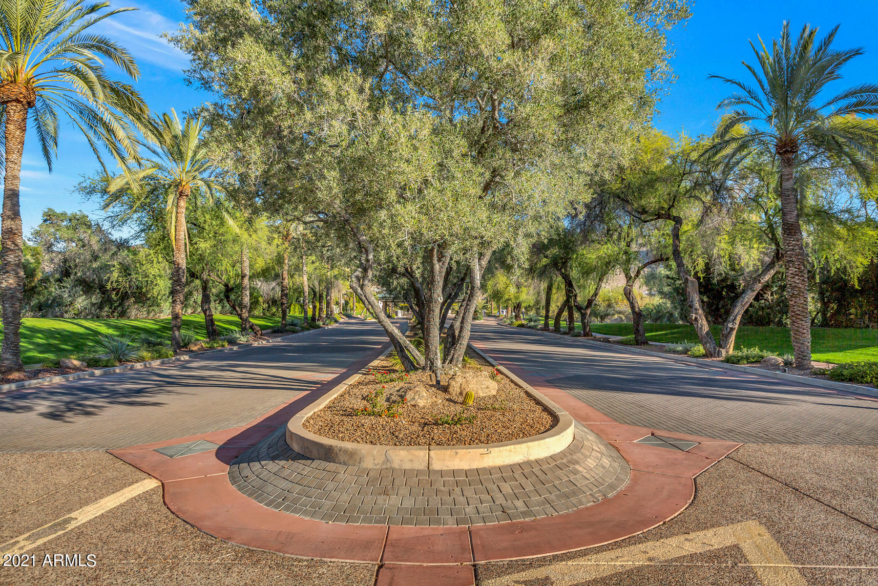 6530 North 29th Street Phoenix, AZ 85016 - Photo 59 of 60 Complex Entrance