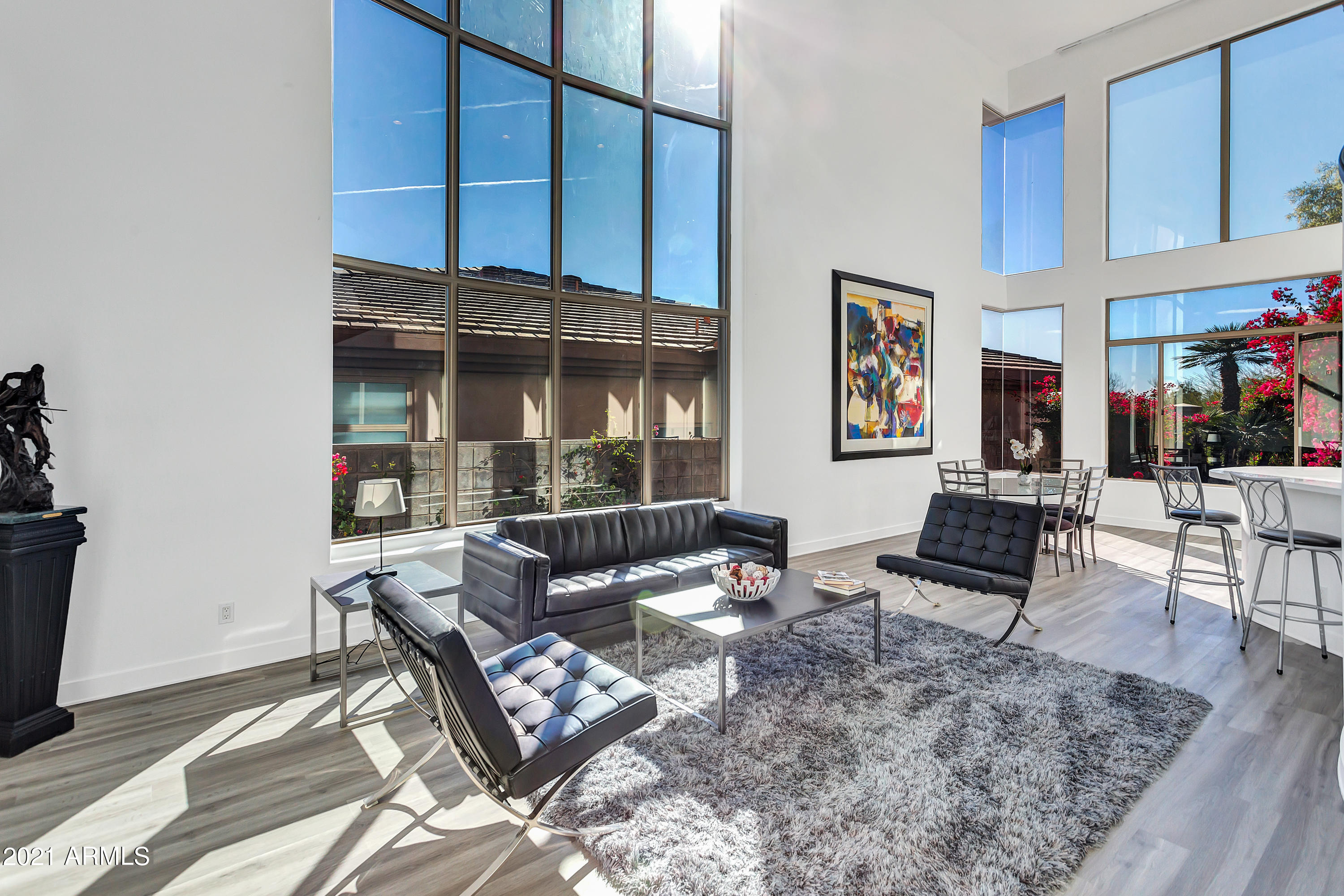 6530 North 29th Street Phoenix, AZ 85016 - Photo 8 of 60 Living Room