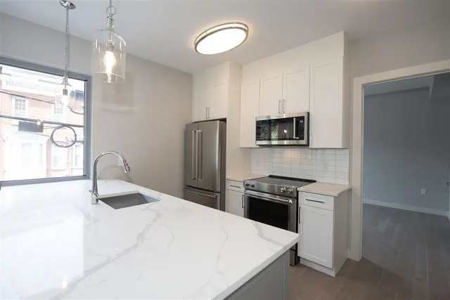 $2,750 | 461 Newark Avenue, Unit 3E, Jersey City, NJ 07306