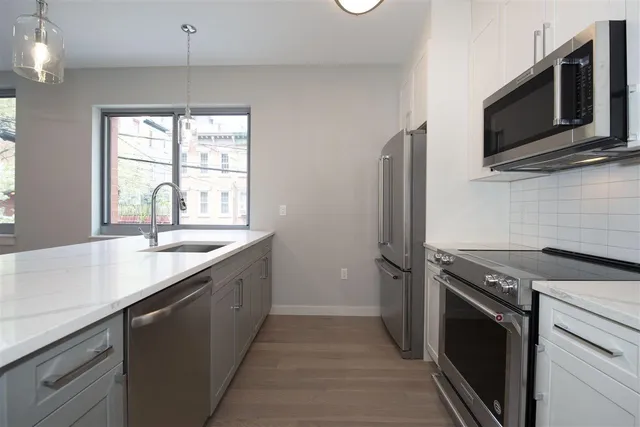 $2,750 | 461 Newark Avenue, Unit 3E, Jersey City, NJ 07306