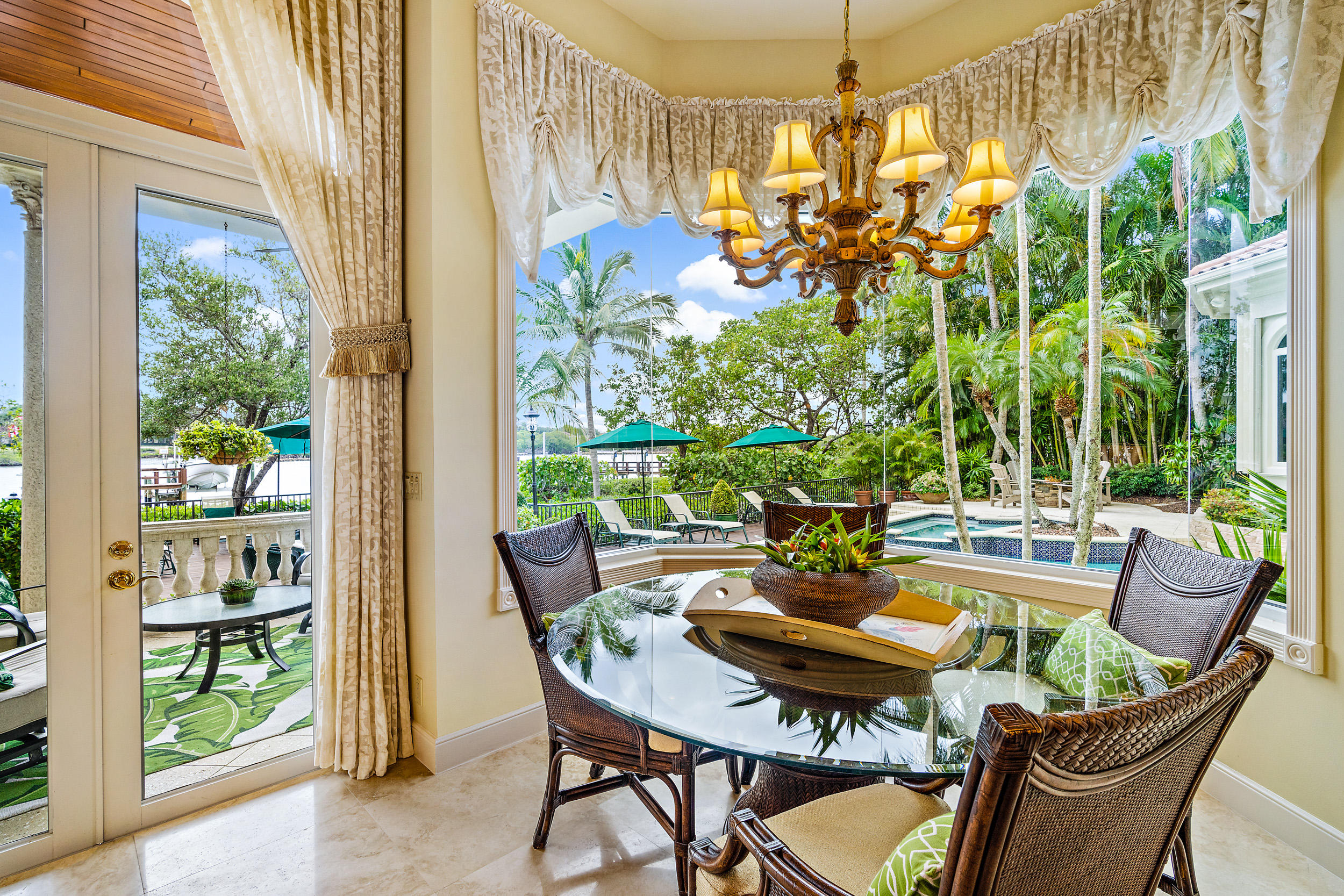 3152 Casseekey Island Road Jupiter, FL 33477 - Photo 14 of 45 Breakfast Area