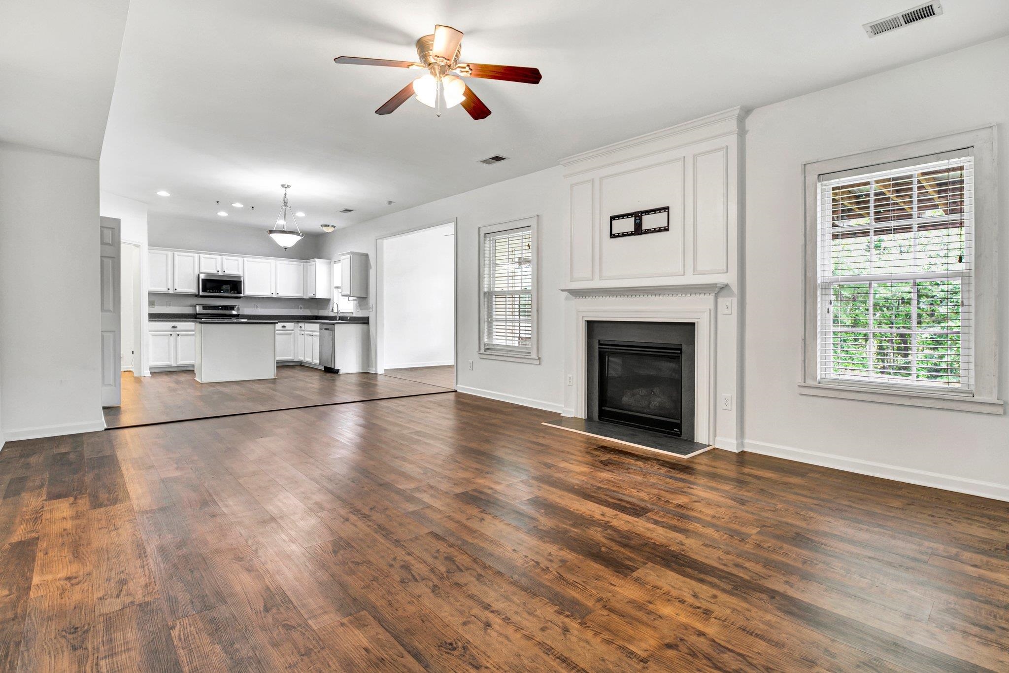 139 Castleton Circle Boiling Springs, SC 29316 - Photo 8 of 33