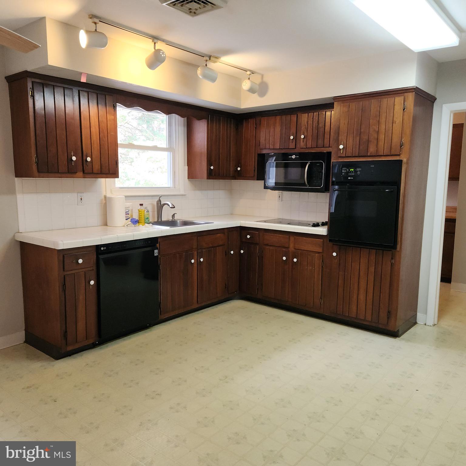 705 Abbey Road Wilmington, DE 19808 - Photo 8 of 23 Gallery Image 8