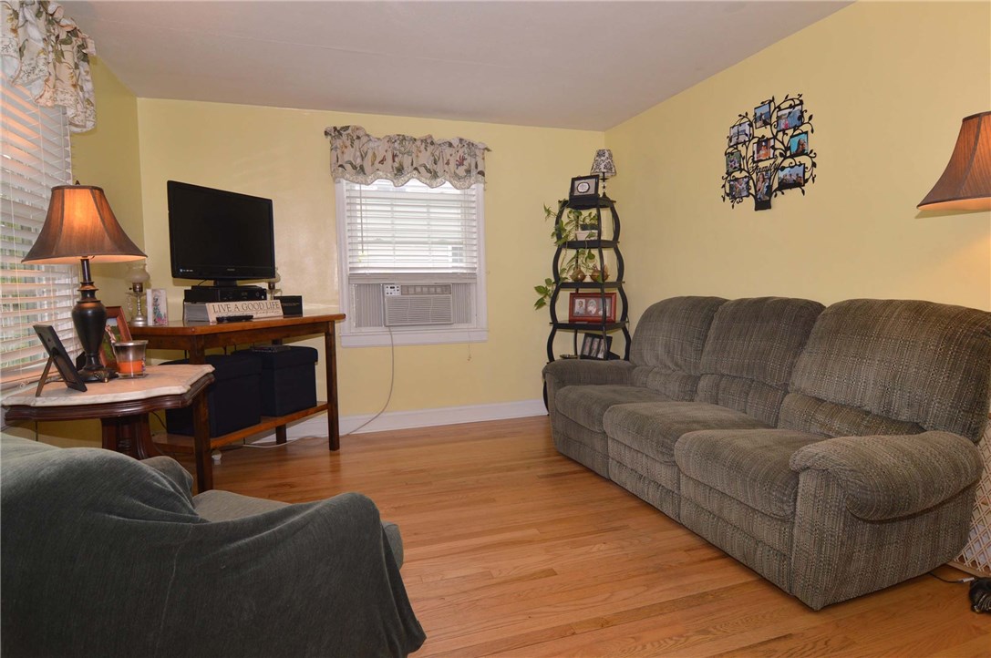 116 Ewing Road North Kingstown, RI 02852 - Photo 3 of 28 Living room