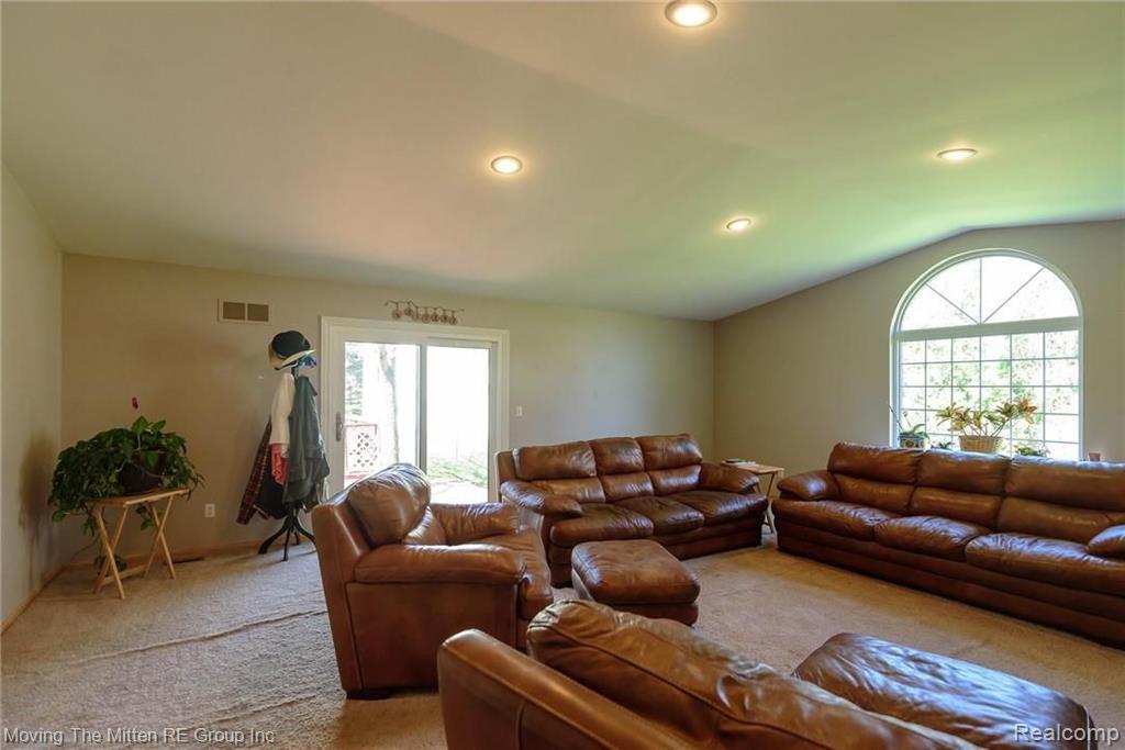 45850 Hull Road Belleville, MI 48111 - Photo 7 of 59