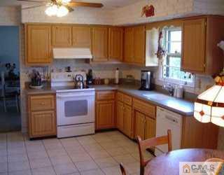 7 South Rhoda Street Monroe Township, NJ 08831 - Photo 2 of 8 Gallery Image 2