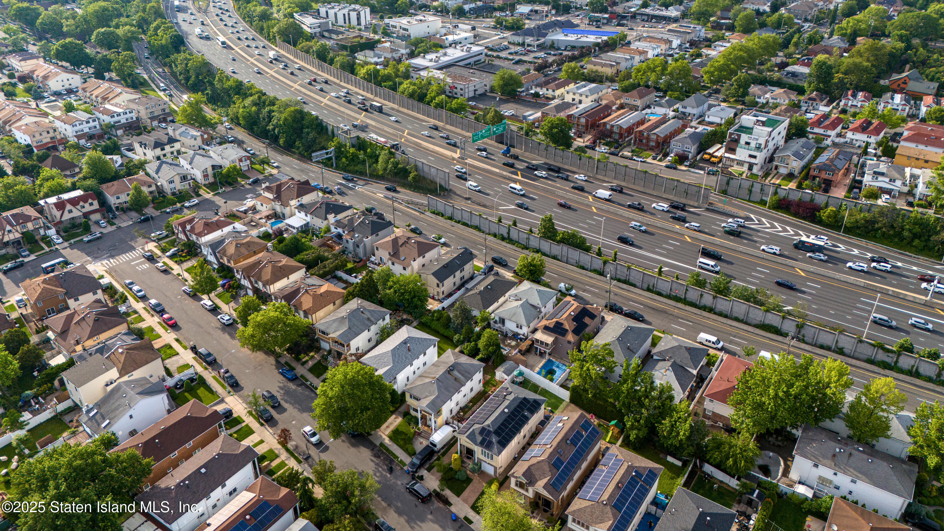 27 Bascom Place Staten Island, NY 10314 - Photo 25 of 25 an aerial view of a city