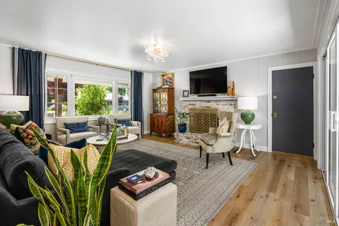$1,350,000 | 145 St James Drive, Santa Rosa, CA 95403