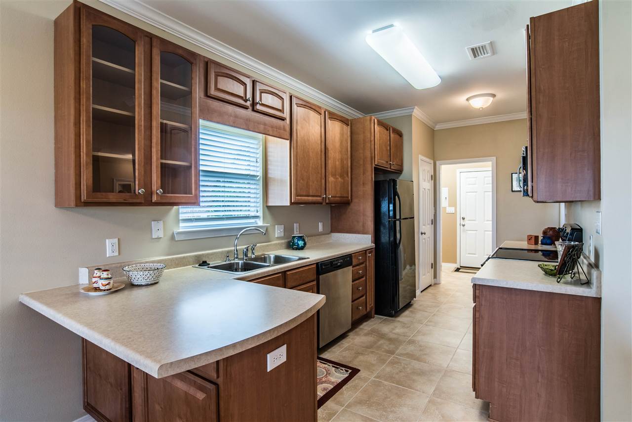 174 Club Drive Fairhope, AL 36532 - Photo 8 of 28 Kitchen