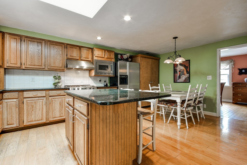 9 Nottingham Drive Natick, MA 01760 - Photo 3 of 23 Gallery Image 3