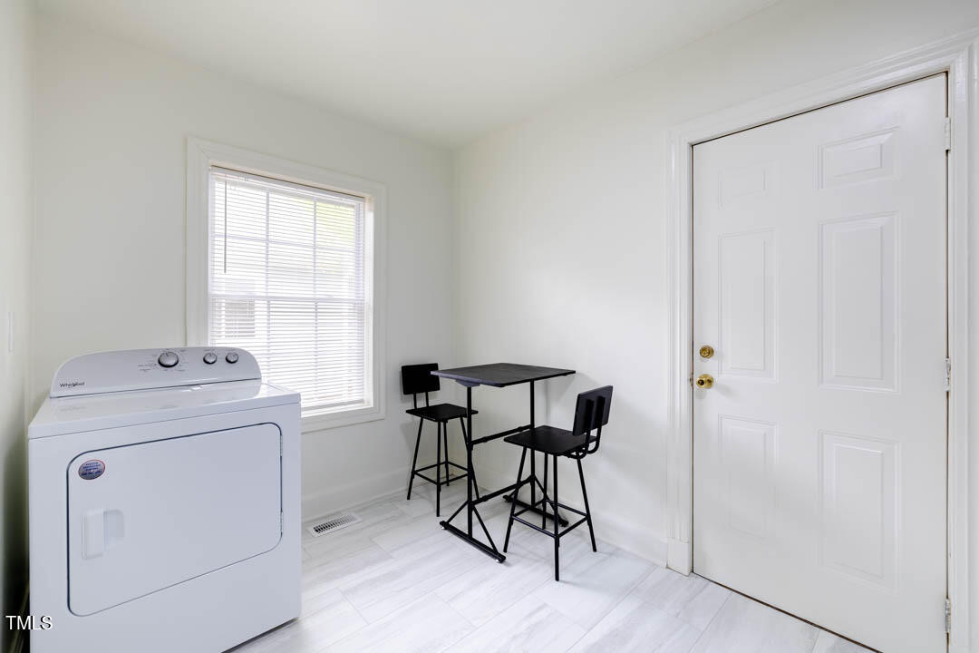1008 Clarendon Street Durham, NC 27705 - Photo 8 of 46 015A2450-HDR