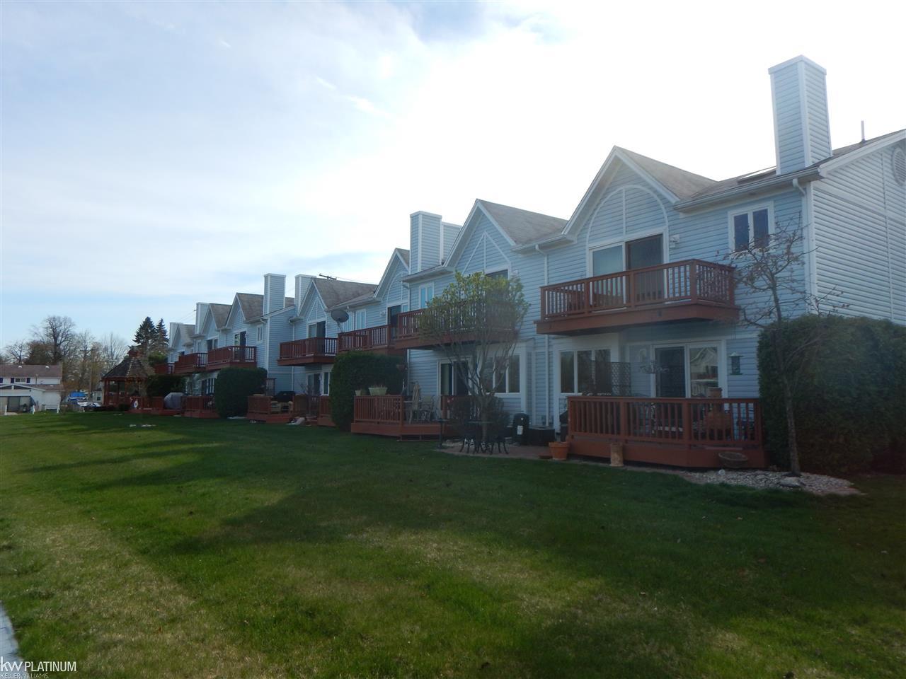 112 Kenyon Road Algonac, MI 48001 - Photo 4 of 26 31317833-3.JPG