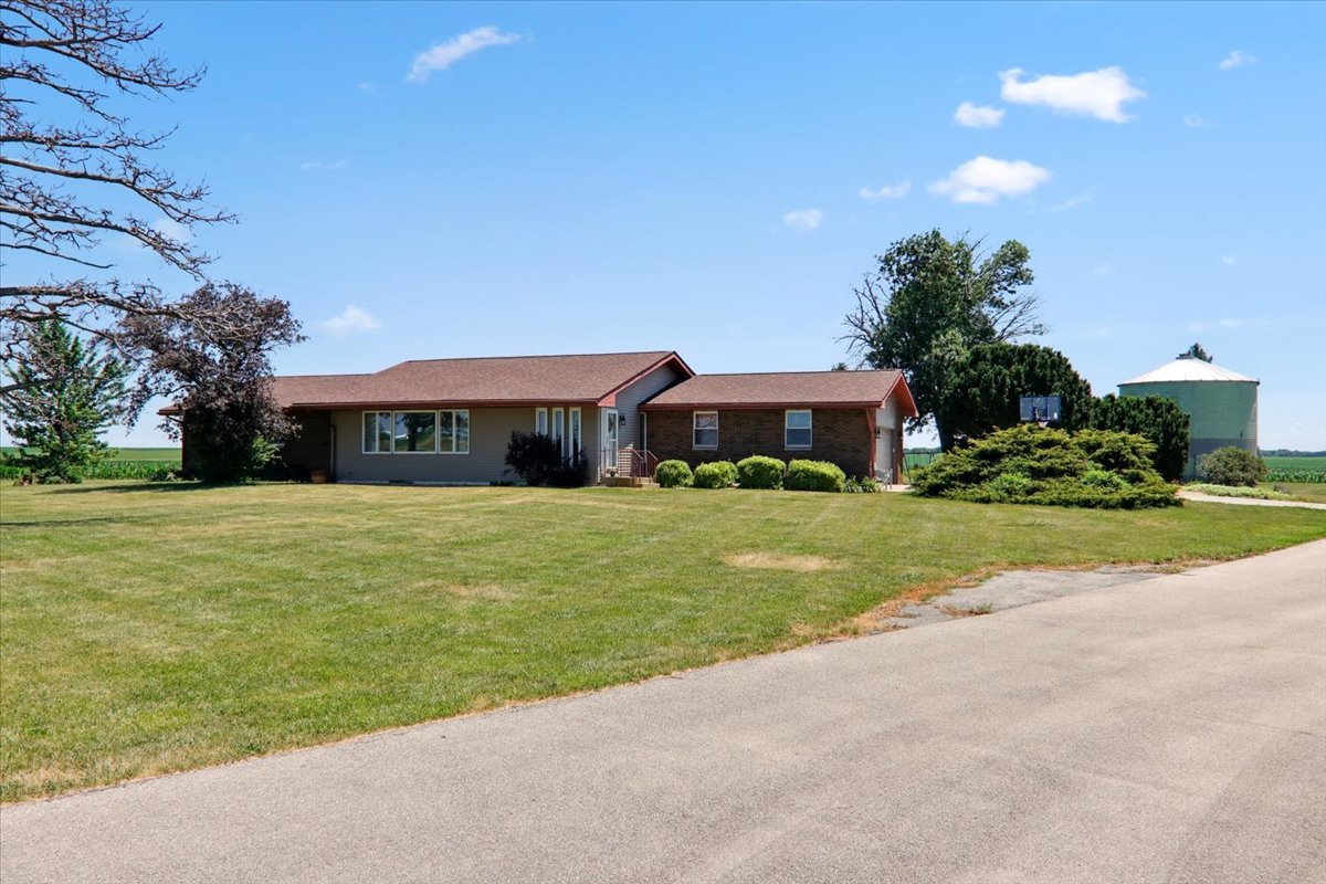 19982 East 1500 N Road Pontiac, IL 61764 - Photo 1 of 35 Gallery Image 1