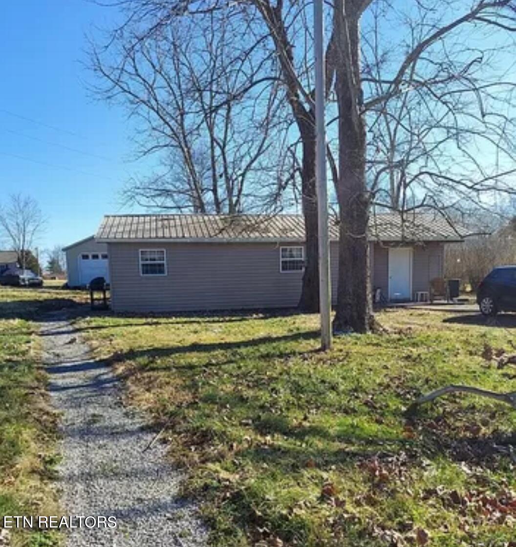 1010-1012 Deep Draw Road Crossville, TN 38555 - Photo 26 of 37 1010 Deep Draw guest house front2