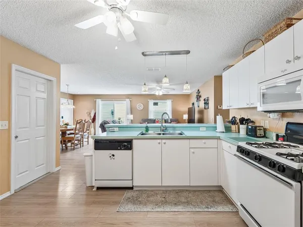 $2,100 | 2863 Barboza Drive, The Villages, FL 32162