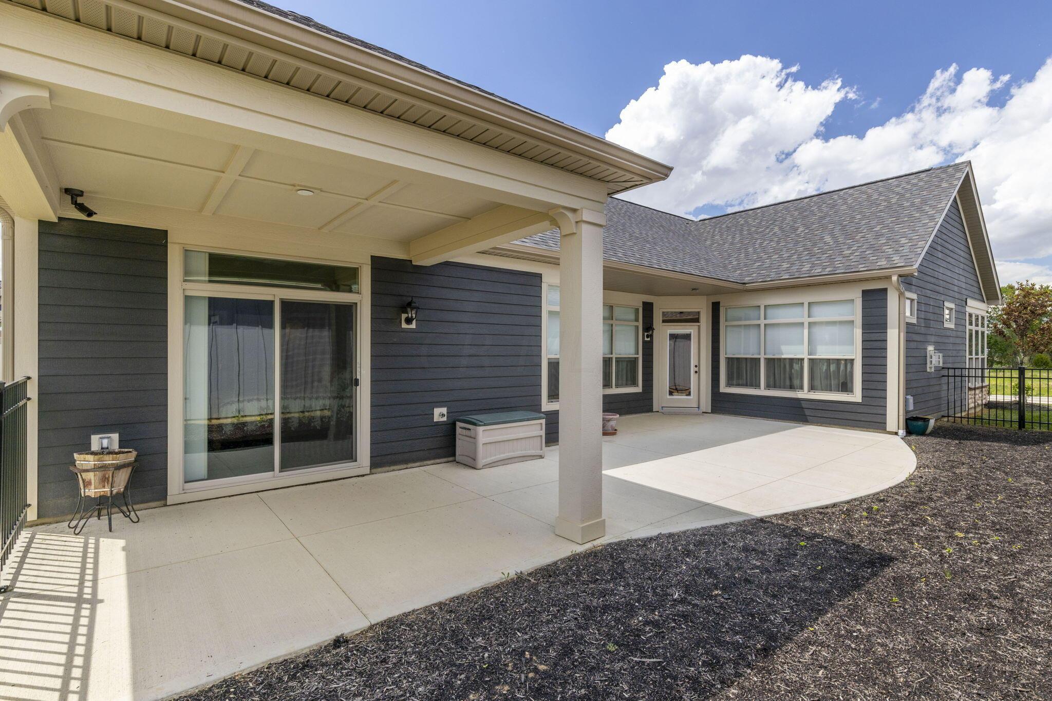 1621 Waterside Drive Circleville, OH 43113 - Photo 35 of 37 Patio