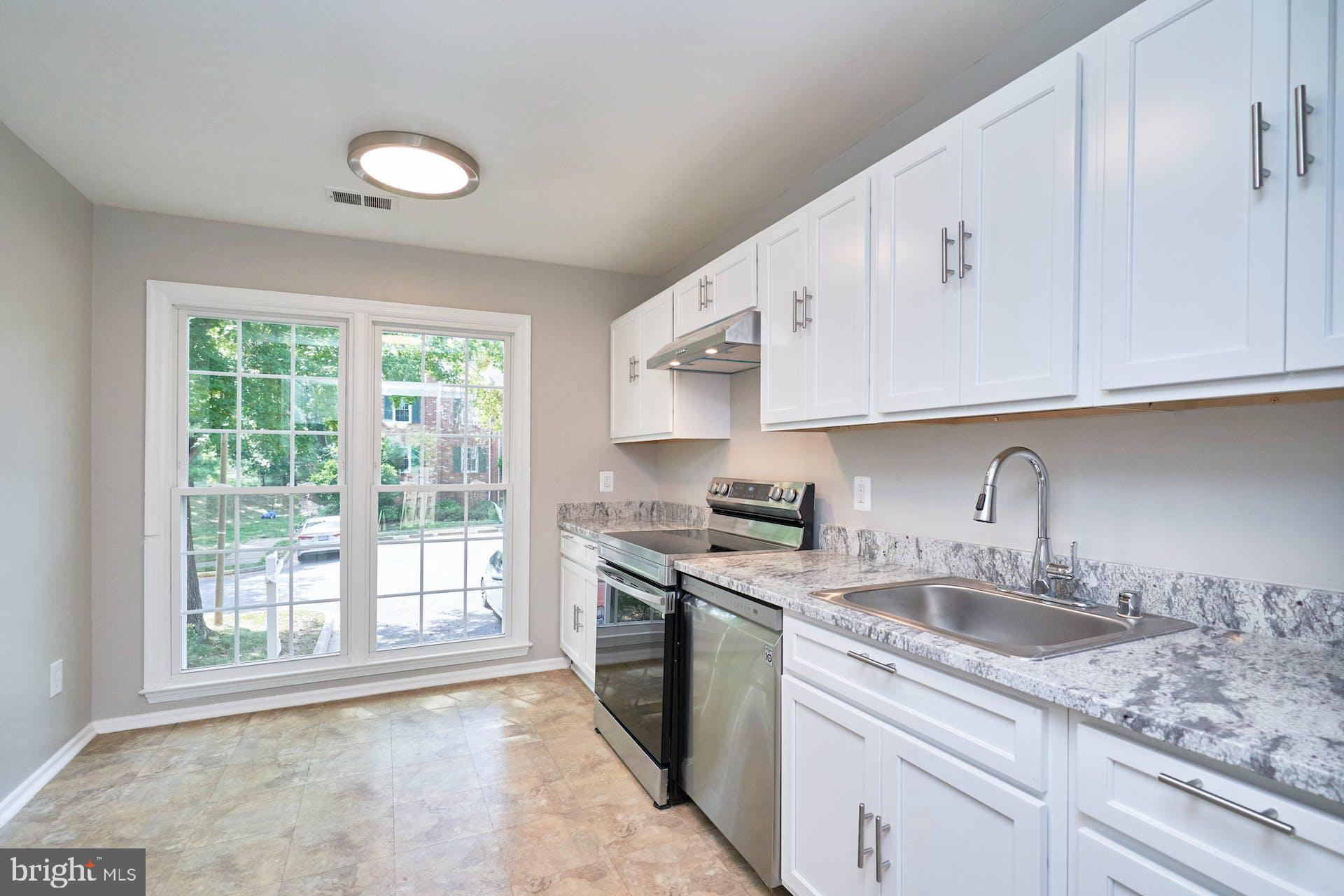 7708 Brandeis Way Springfield, VA 22153 - Photo 13 of 32 Eat-in kitchen