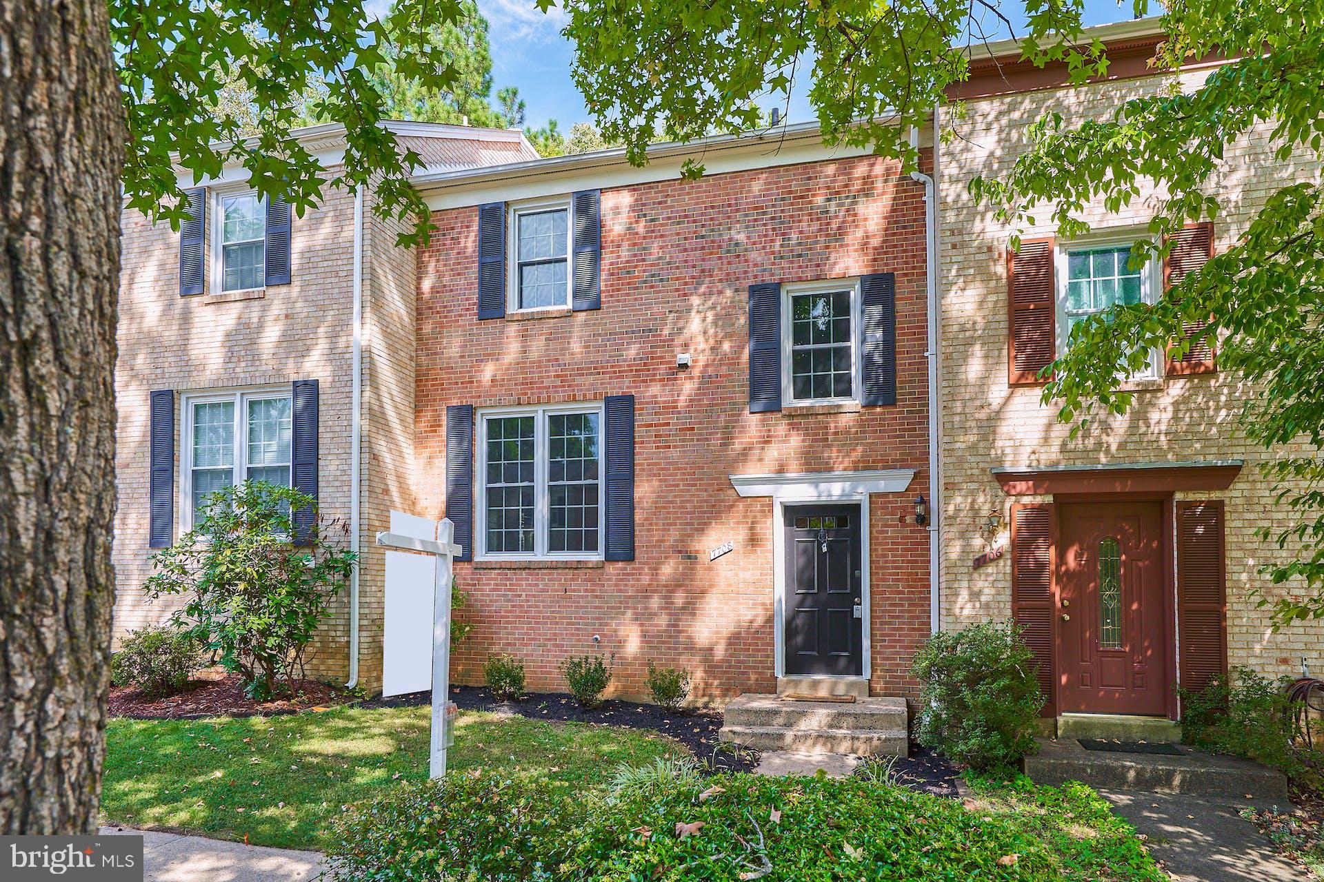 7708 Brandeis Way Springfield, VA 22153 - Photo 3 of 32 Move-in ready!