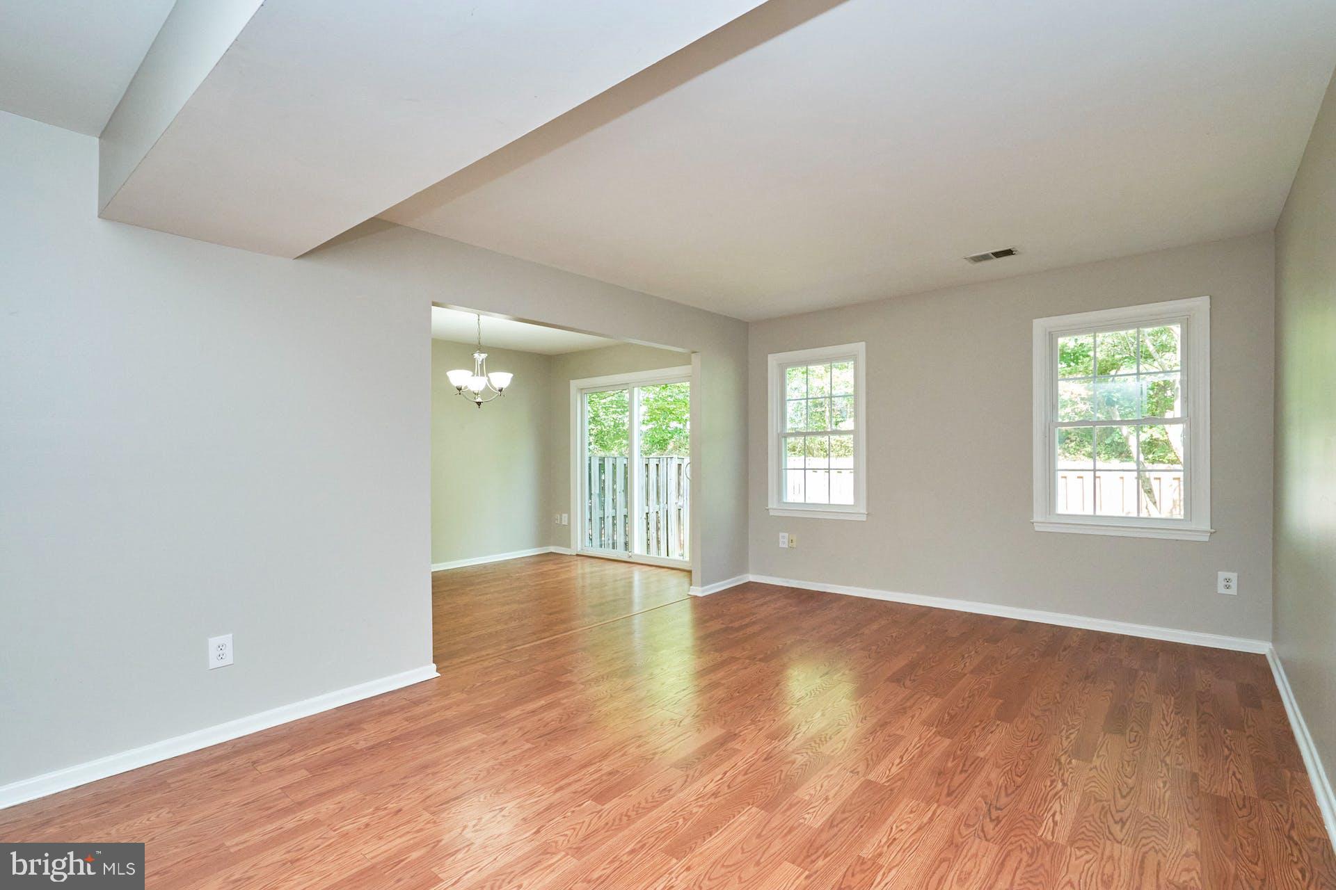 7708 Brandeis Way Springfield, VA 22153 - Photo 5 of 32 Spacious living room