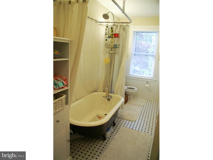 324 North Stanwick Road Moorestown, NJ 08057 - Photo 17 of 24 Bathroom