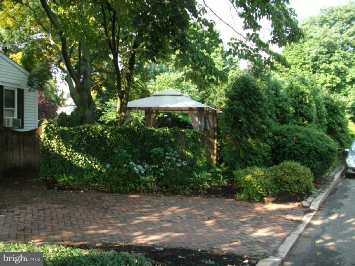 324 North Stanwick Road Moorestown, NJ 08057 - Photo 4 of 24 Exterior Side