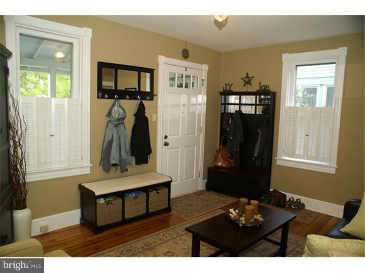 324 North Stanwick Road Moorestown, NJ 08057 - Photo 6 of 24 Living Room
