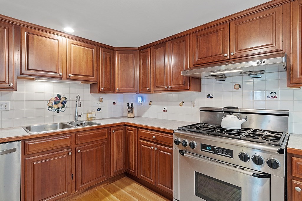 3 Crosby Road Lexington, MA 02421 - Photo 12 of 34 Gallery Image 12