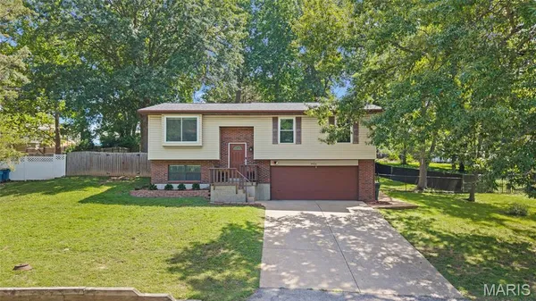 $299,000 | 2834 Tommy Drive, Arnold, MO 63010