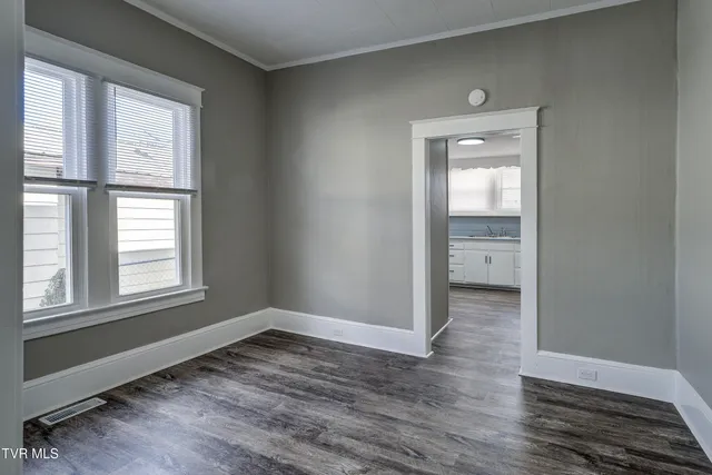 $1,800 | 231 3rd Street, Unit 5, Erwin, TN 37650