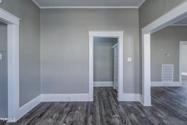 $1,800 | 231 3rd Street, Unit 5, Erwin, TN 37650