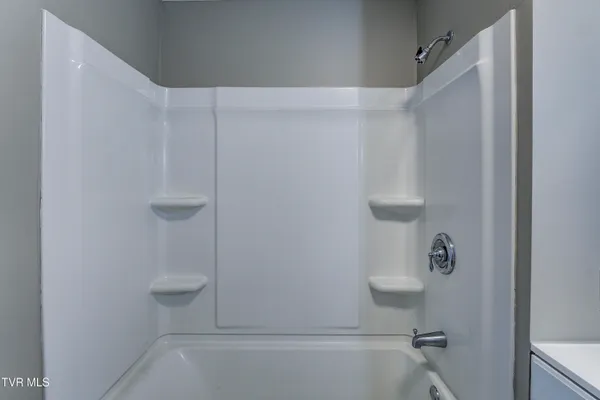 $1,500 | 231 3rd Street, Unit 5, Erwin, TN 37650