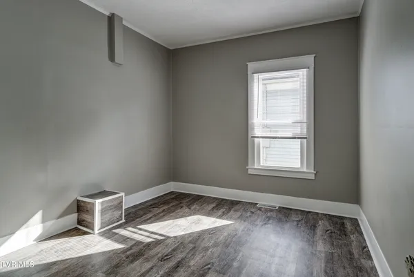 $1,500 | 231 3rd Street, Unit 5, Erwin, TN 37650