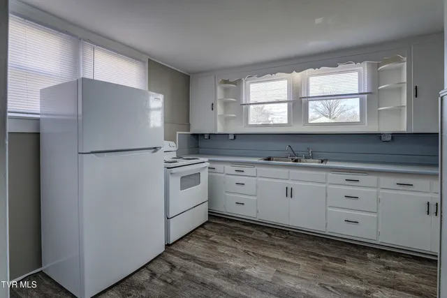 $1,800 | 231 3rd Street, Unit 5, Erwin, TN 37650