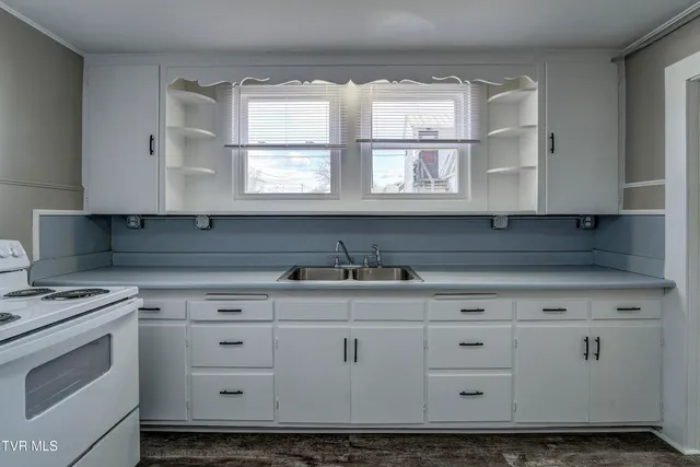 $1,800 | 231 3rd Street, Unit 5, Erwin, TN 37650