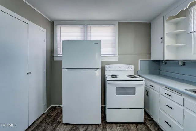 $1,800 | 231 3rd Street, Unit 5, Erwin, TN 37650