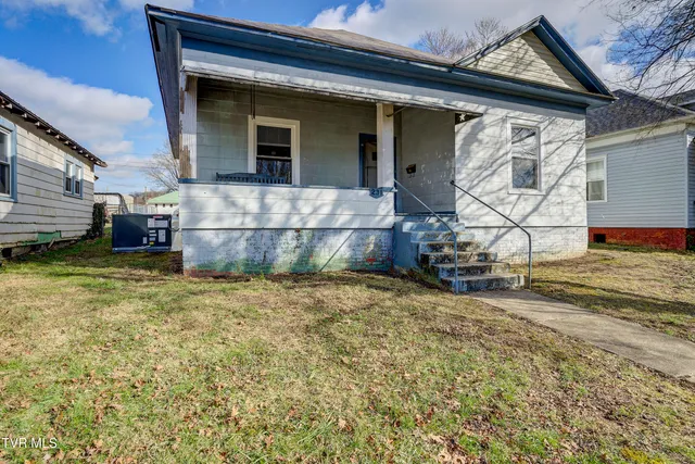 $1,800 | 231 3rd Street, Unit 5, Erwin, TN 37650