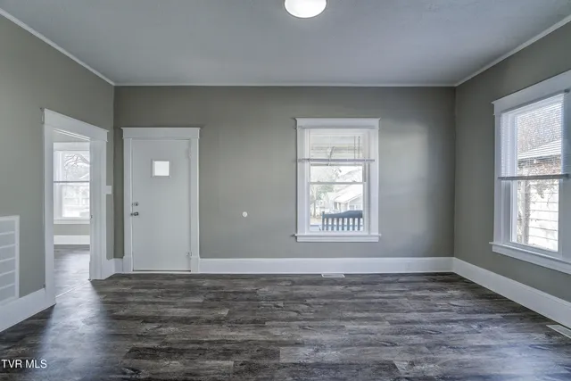 $1,800 | 231 3rd Street, Unit 5, Erwin, TN 37650