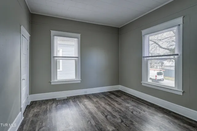 $1,800 | 231 3rd Street, Unit 5, Erwin, TN 37650