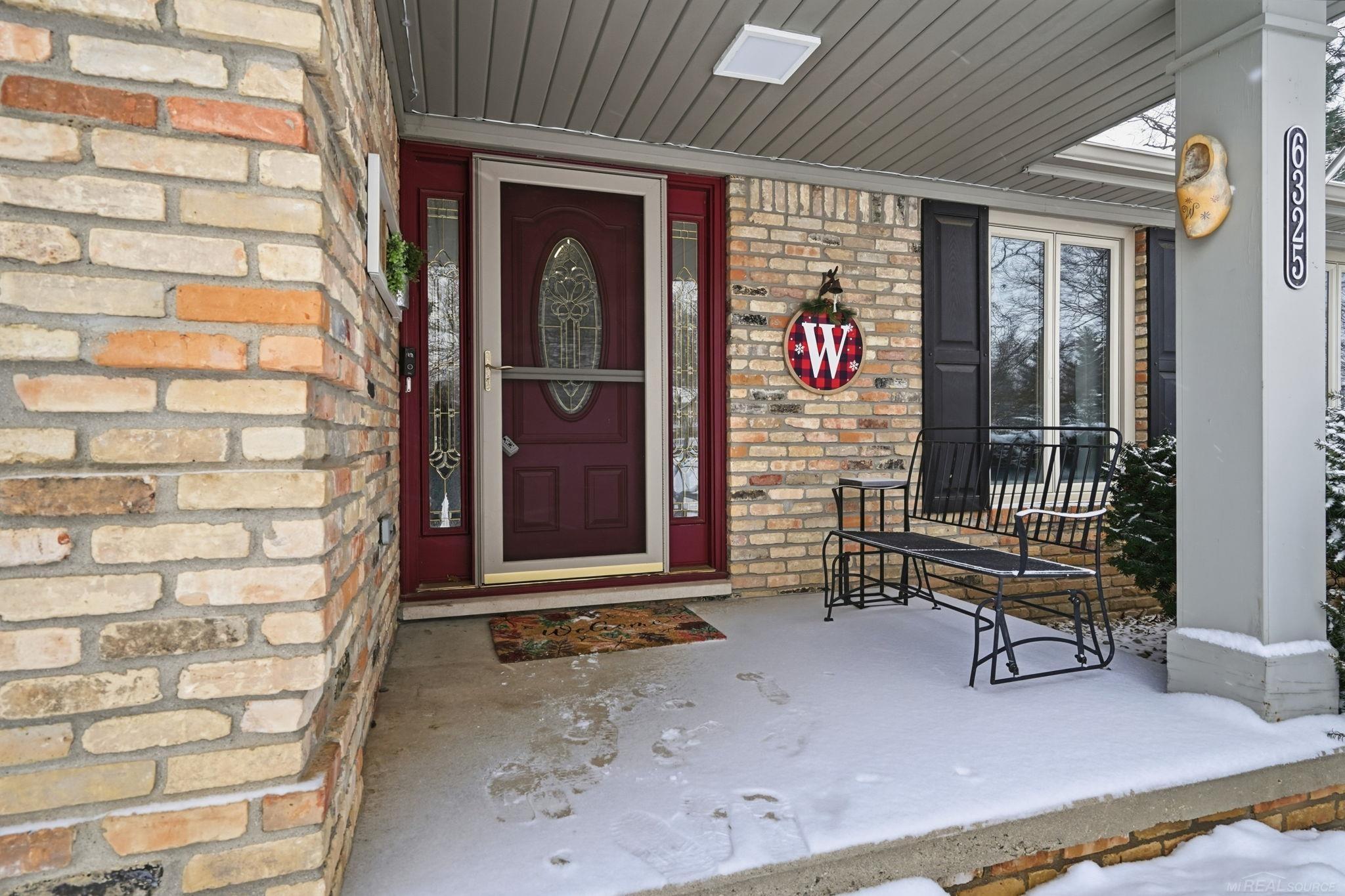 6325 Kings Pointe Road Grand Blanc, MI 48439 - Photo 4 of 33 50198084-d3c42dcb-30e5-4b8f-9de3-6868328453cf.JPG