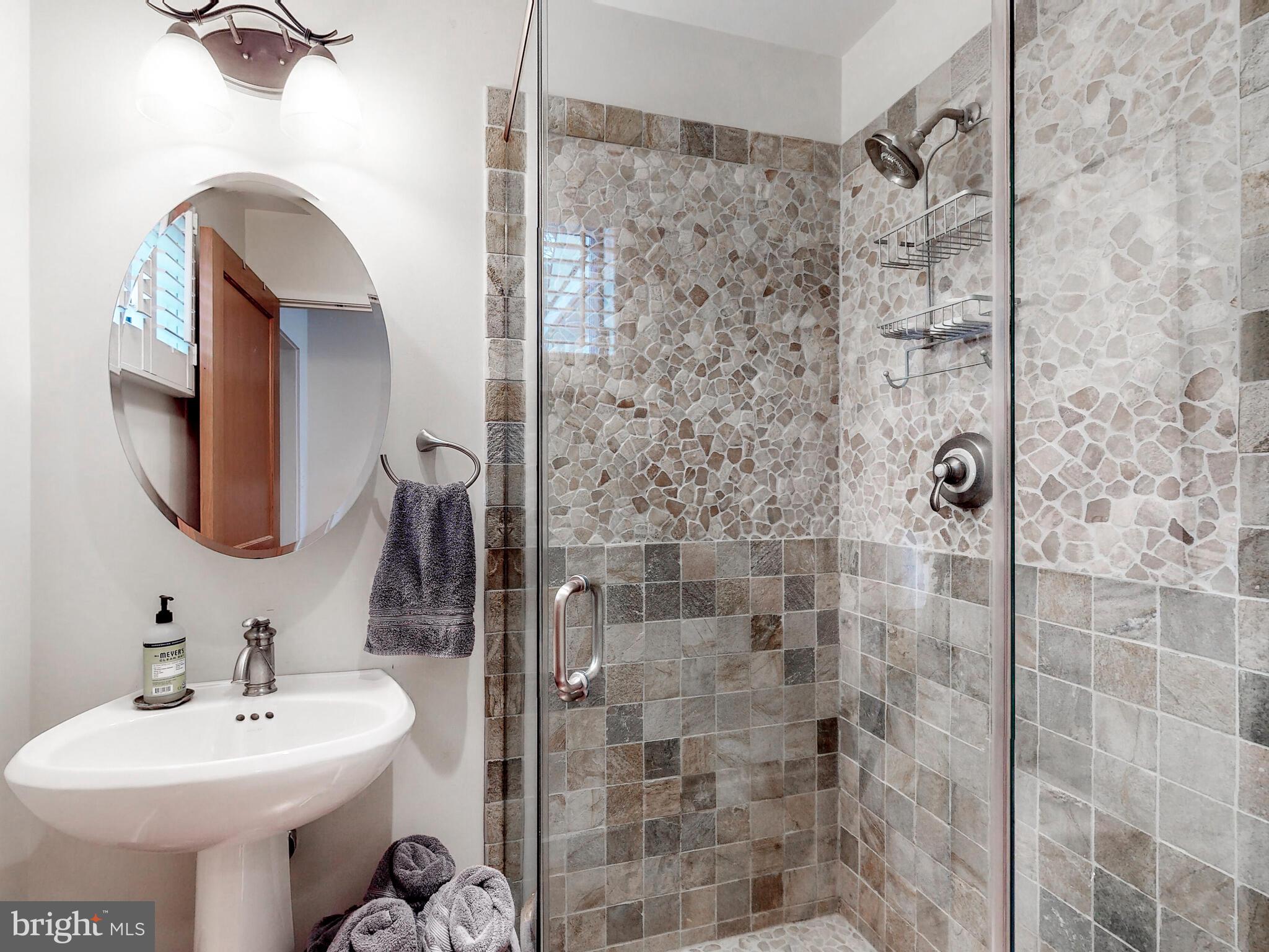 1901 Brighton Dam Road Brookeville, MD 20833 - Photo 31 of 92 Main level bedroom ensuite bath