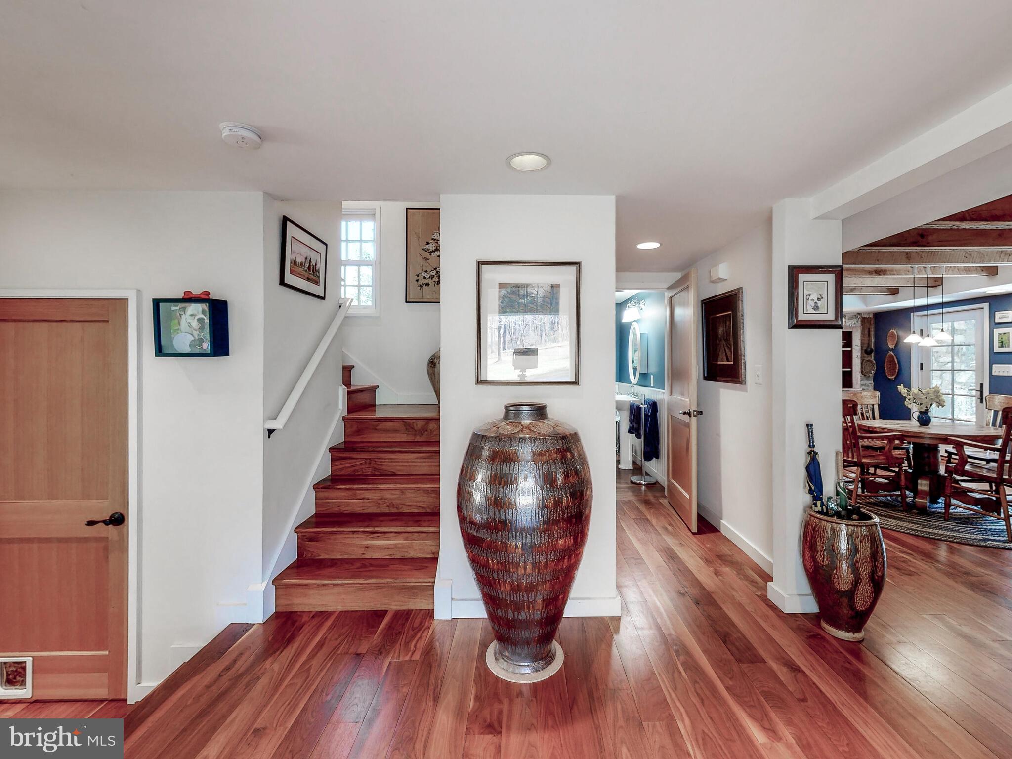 1901 Brighton Dam Road Brookeville, MD 20833 - Photo 4 of 92 Inviting entry foyer