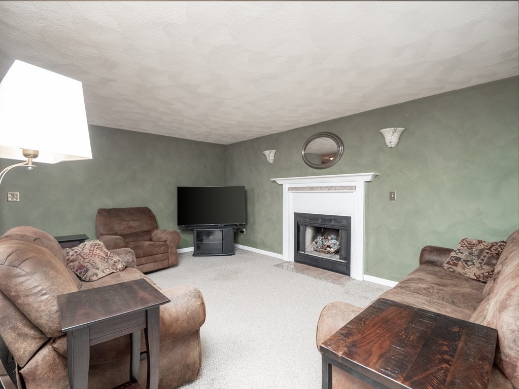 11 Rock Road Tyngsboro, MA 01879 - Photo 12 of 37 Gallery Image 12