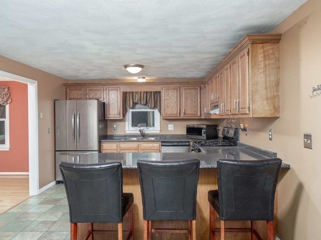 11 Rock Road Tyngsboro, MA 01879 - Photo 4 of 37 Gallery Image 4