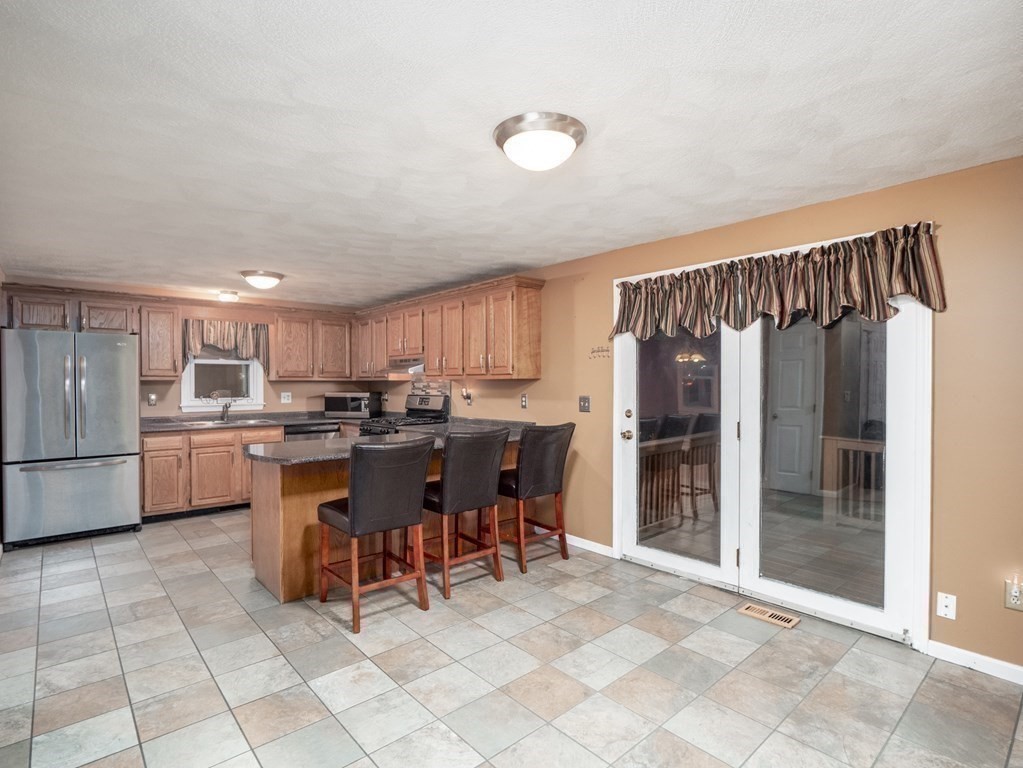 11 Rock Road Tyngsboro, MA 01879 - Photo 5 of 37 Gallery Image 5