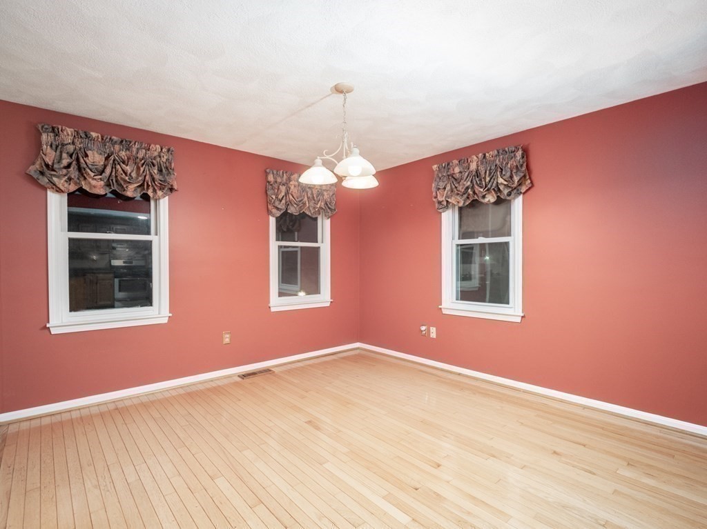 11 Rock Road Tyngsboro, MA 01879 - Photo 7 of 37 Gallery Image 7